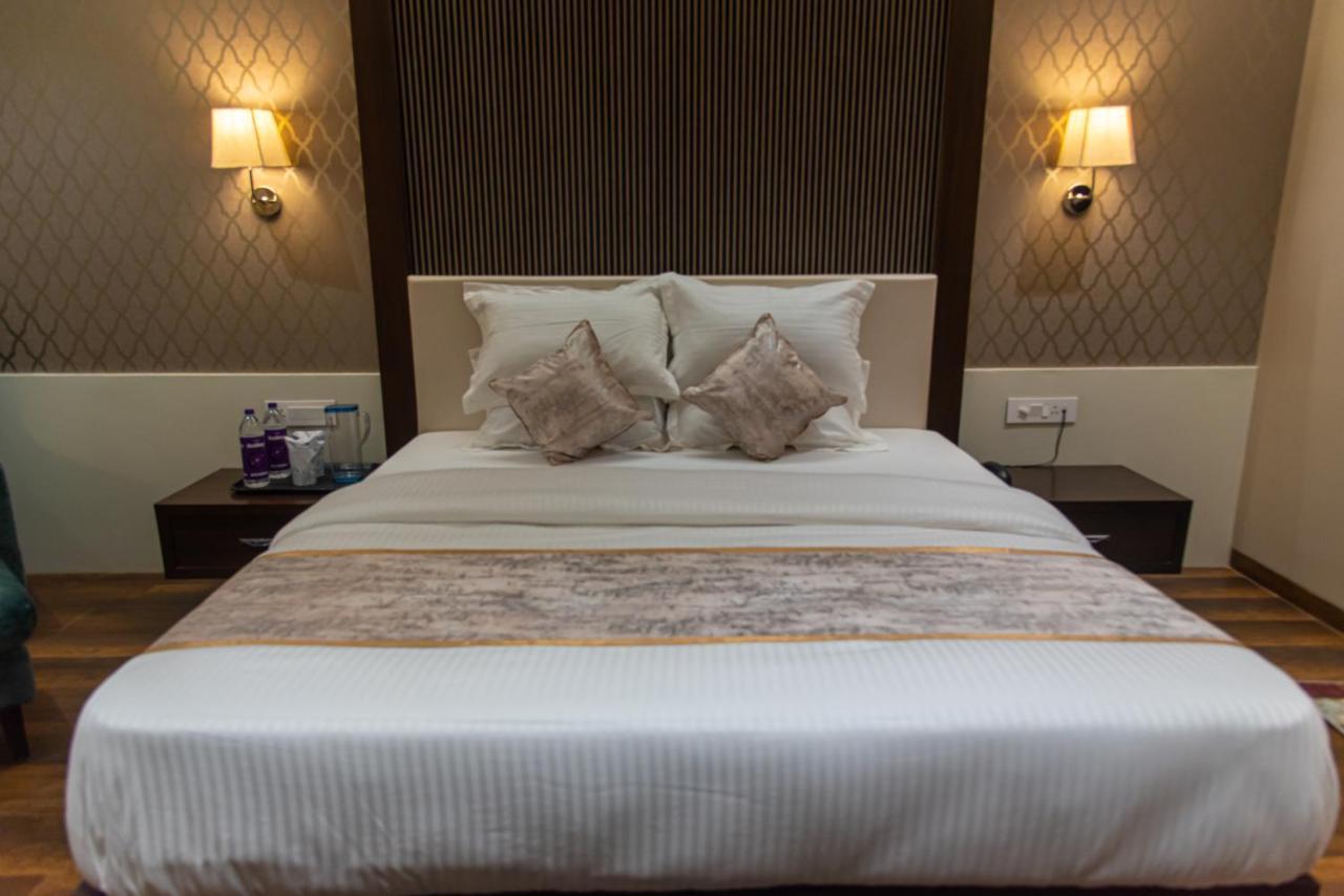 Hotel Royal Livin Waranasi Zewnętrze zdjęcie