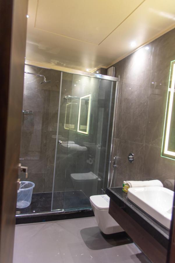 Hotel Royal Livin Waranasi Zewnętrze zdjęcie