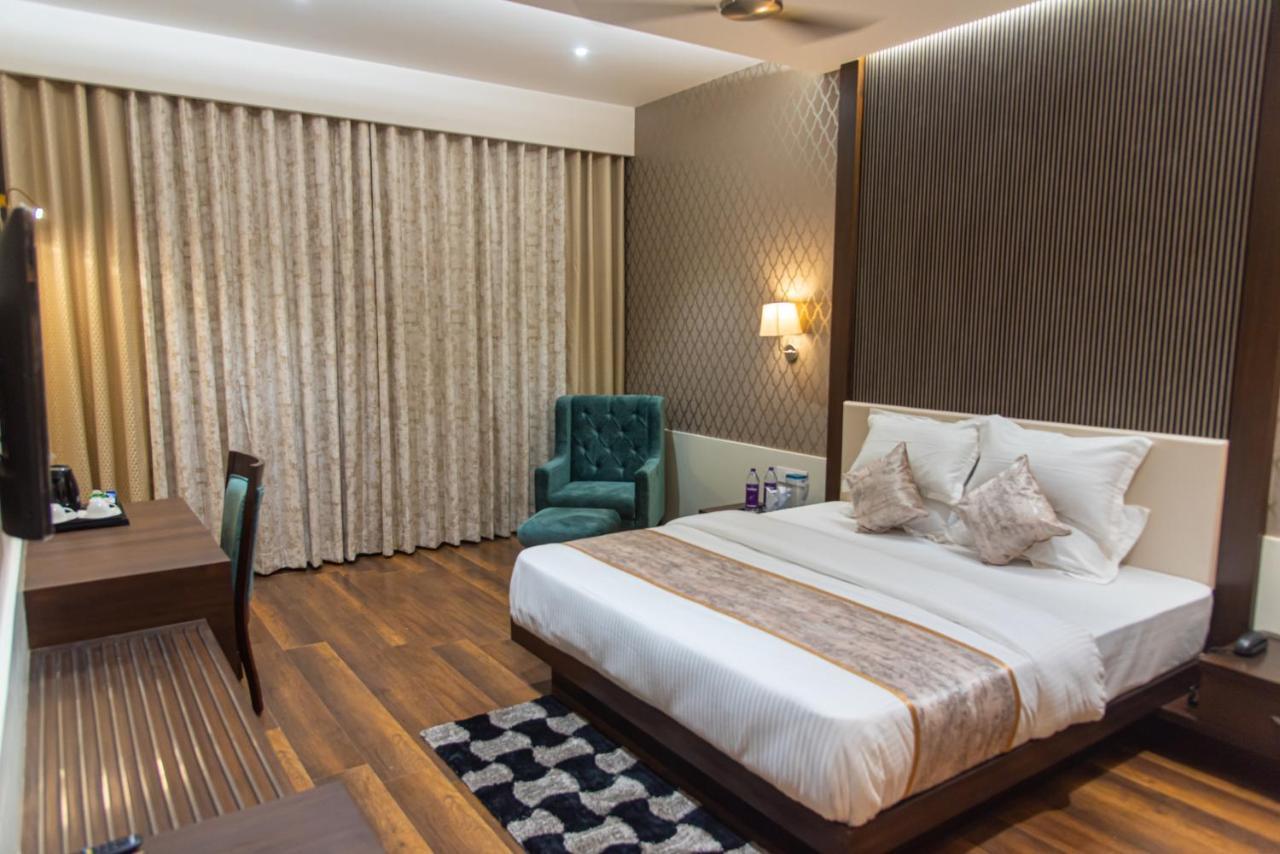Hotel Royal Livin Waranasi Zewnętrze zdjęcie
