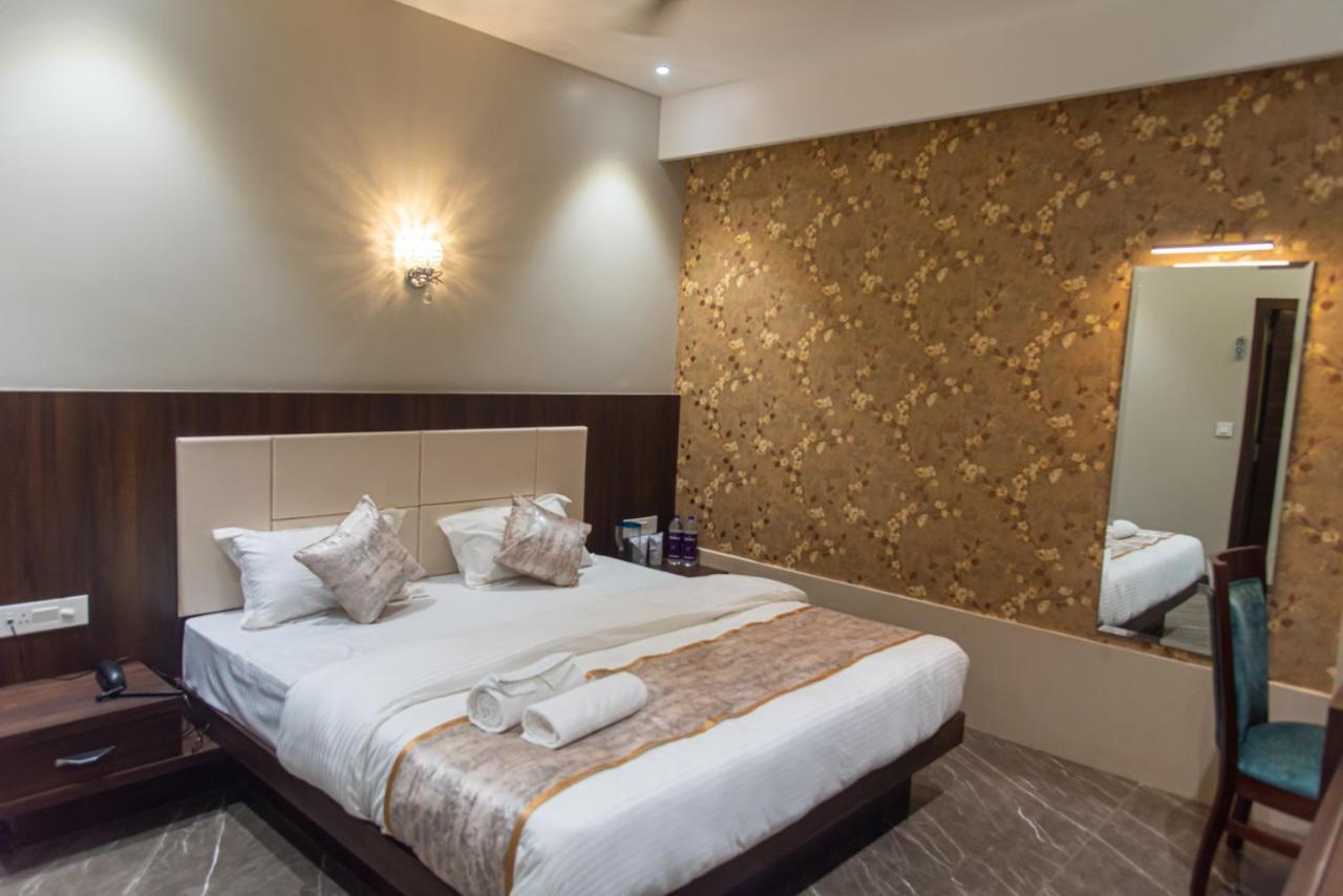 Hotel Royal Livin Waranasi Zewnętrze zdjęcie