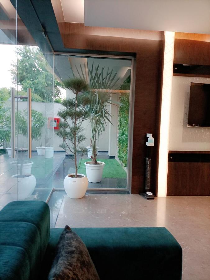 Hotel Royal Livin Waranasi Zewnętrze zdjęcie