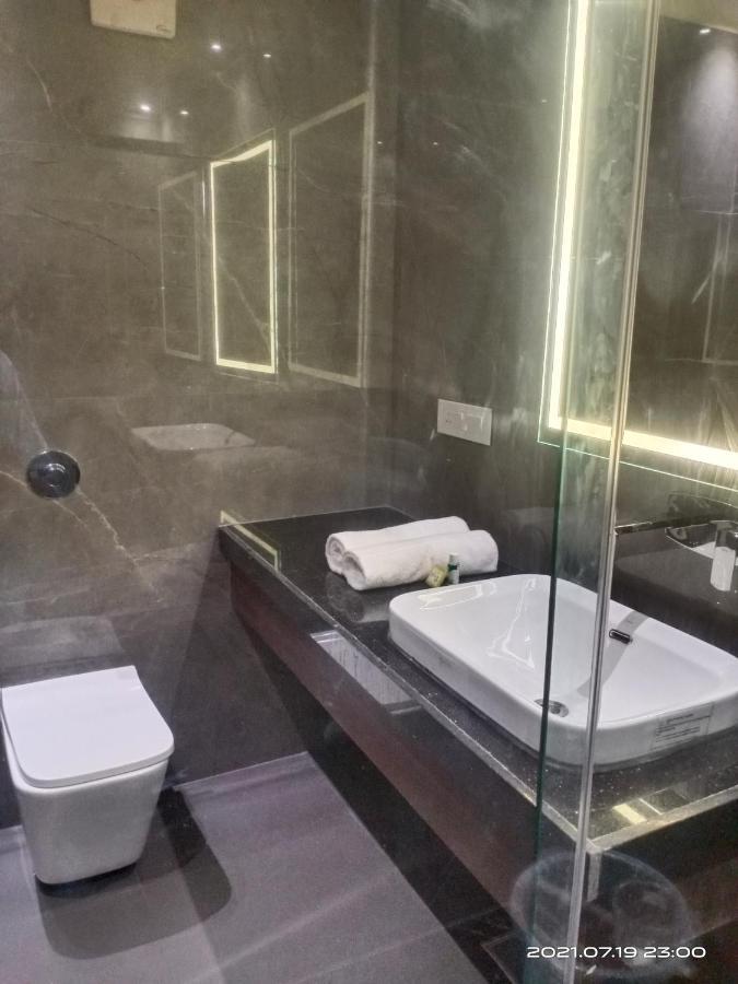 Hotel Royal Livin Waranasi Zewnętrze zdjęcie