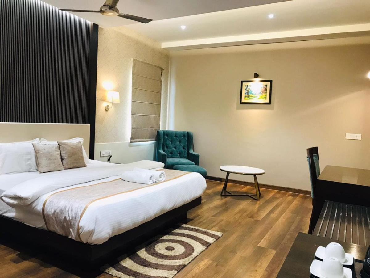 Hotel Royal Livin Waranasi Zewnętrze zdjęcie