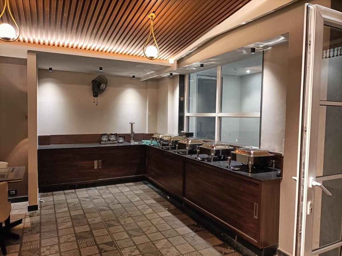 Hotel Royal Livin Waranasi Zewnętrze zdjęcie
