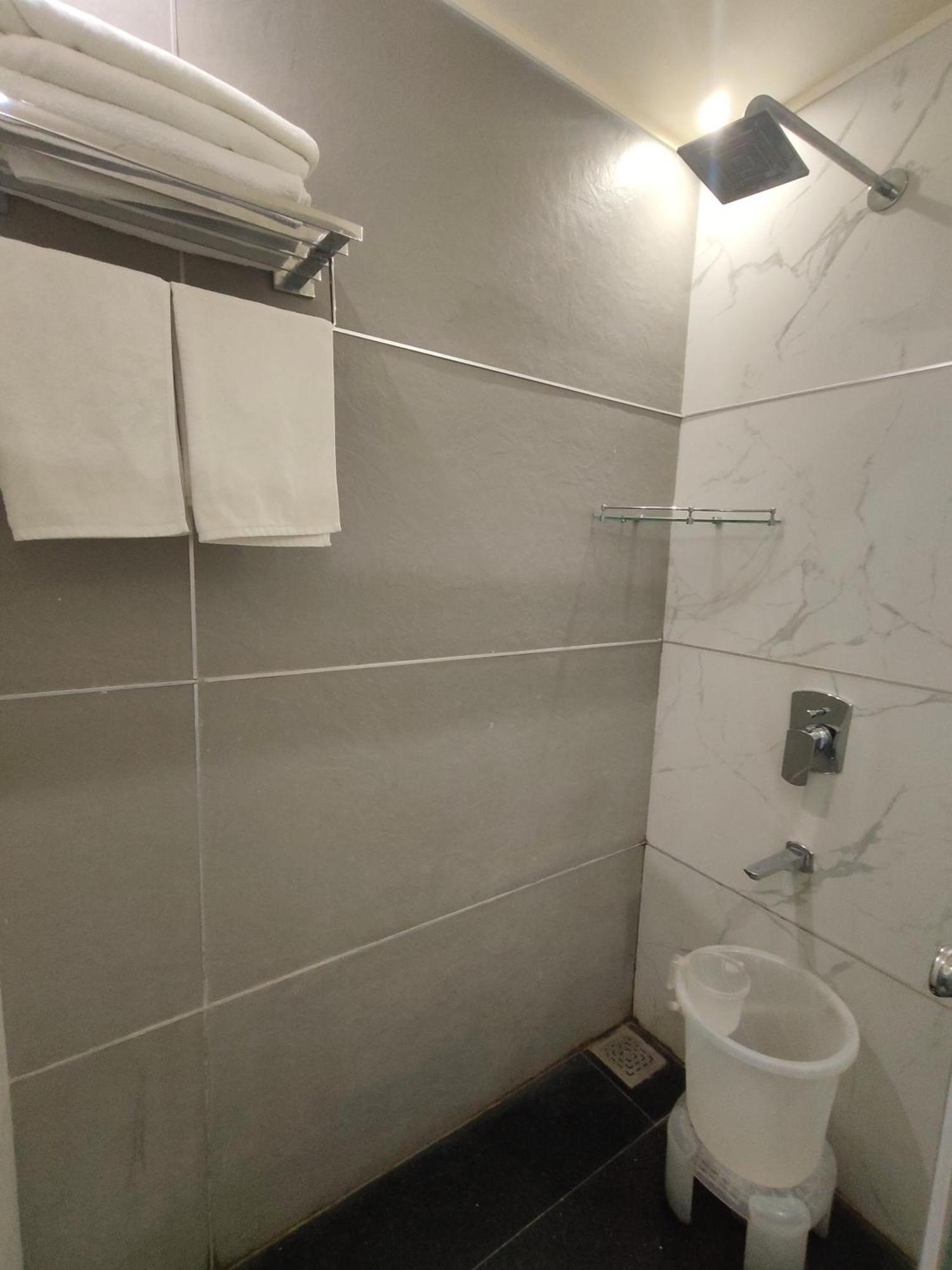 Hotel Royal Livin Waranasi Zewnętrze zdjęcie