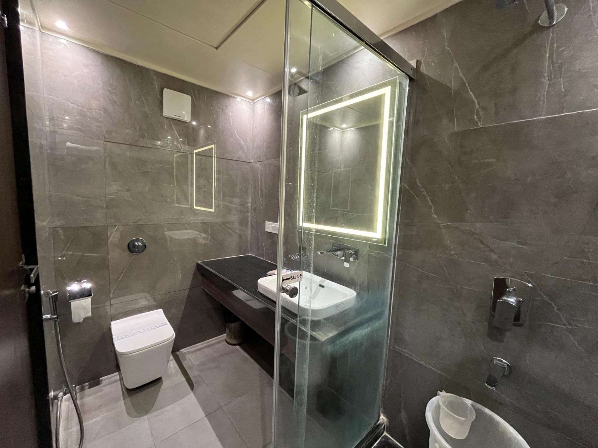 Hotel Royal Livin Waranasi Zewnętrze zdjęcie