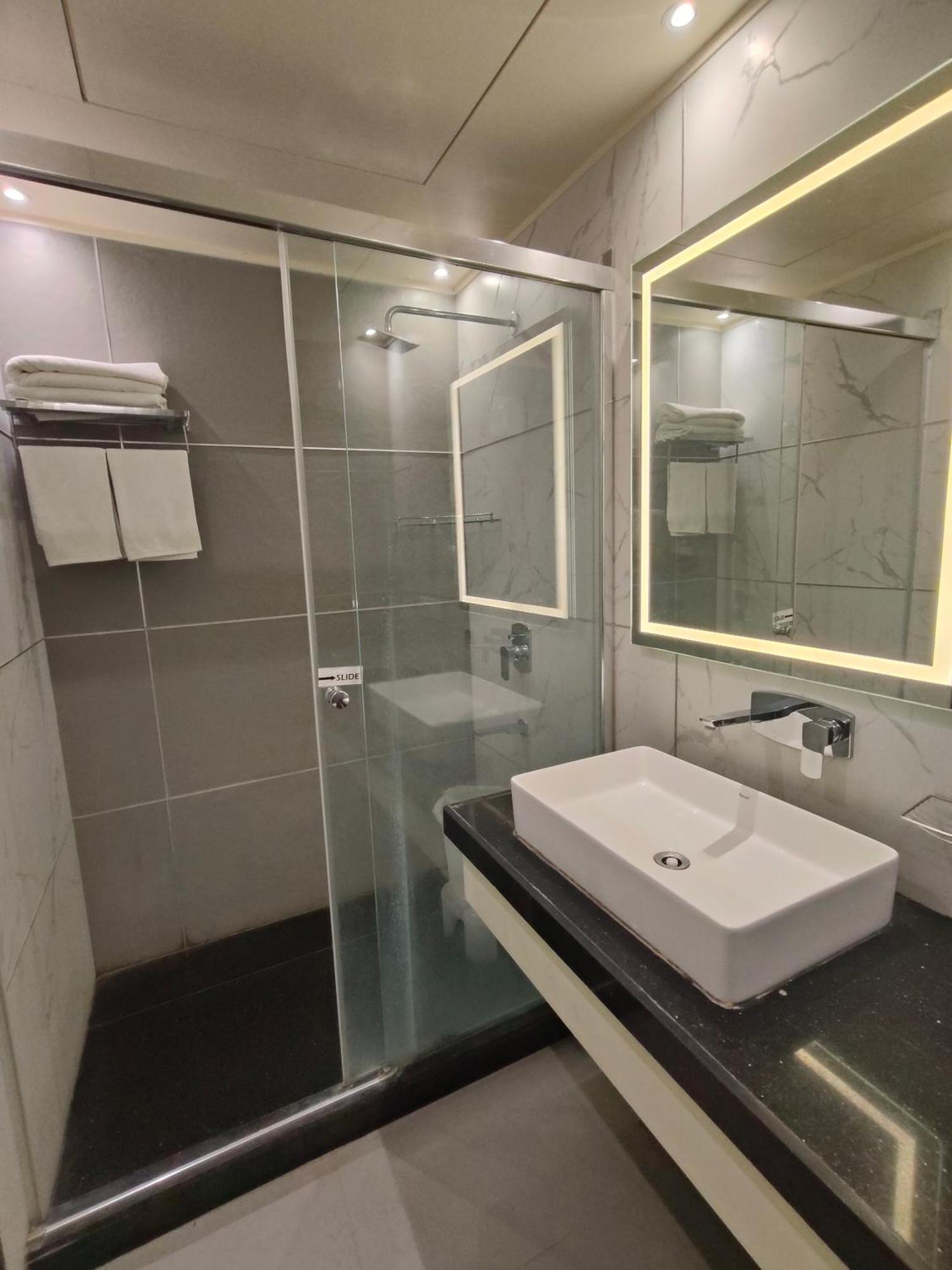 Hotel Royal Livin Waranasi Zewnętrze zdjęcie