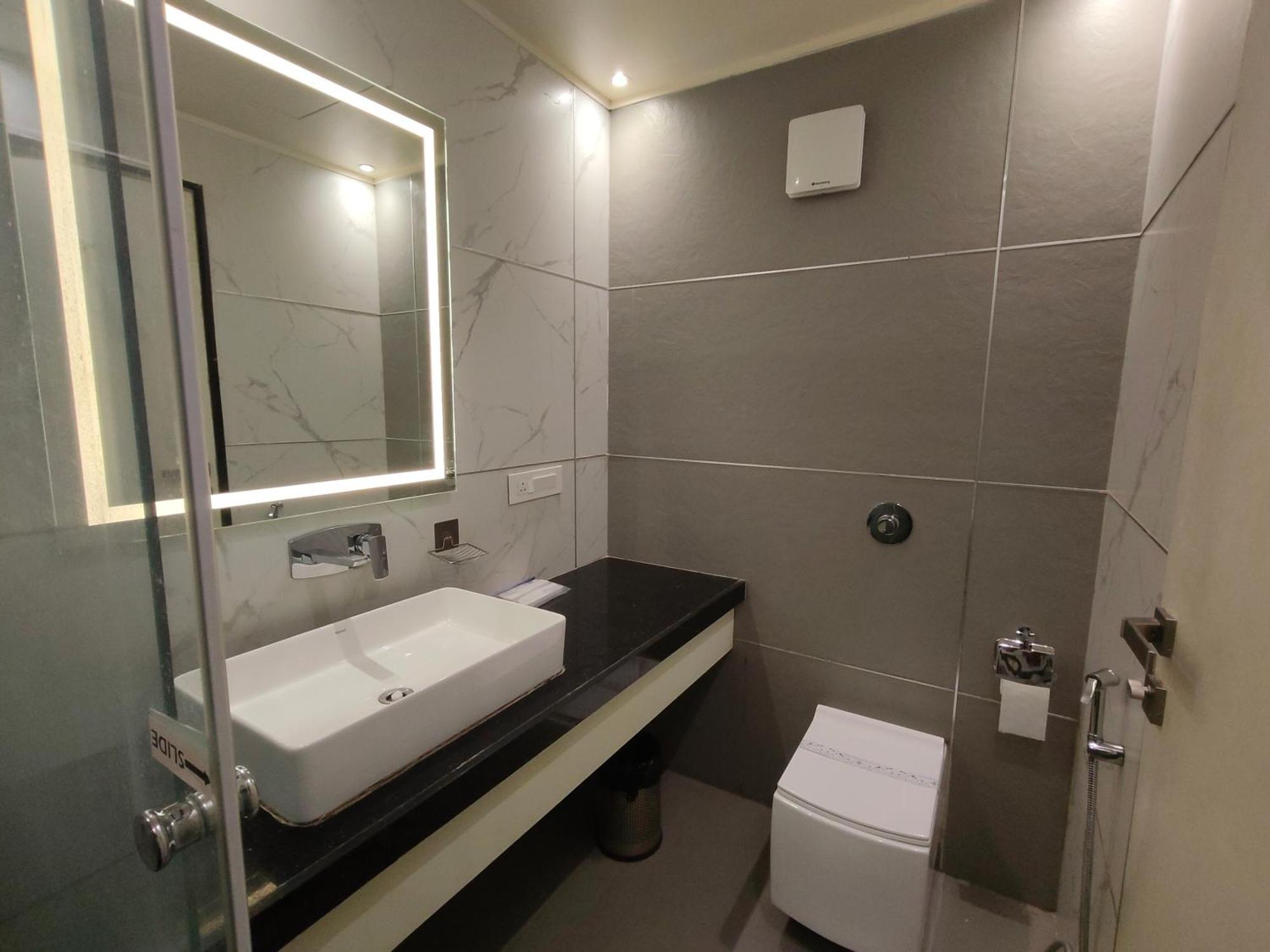 Hotel Royal Livin Waranasi Zewnętrze zdjęcie