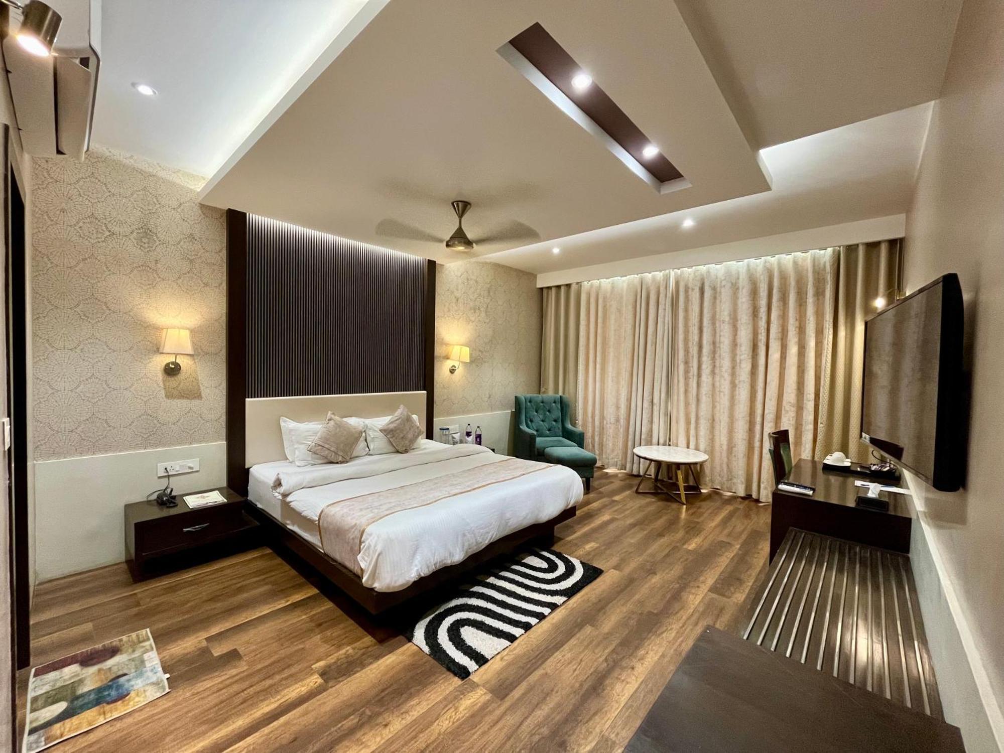 Hotel Royal Livin Waranasi Zewnętrze zdjęcie