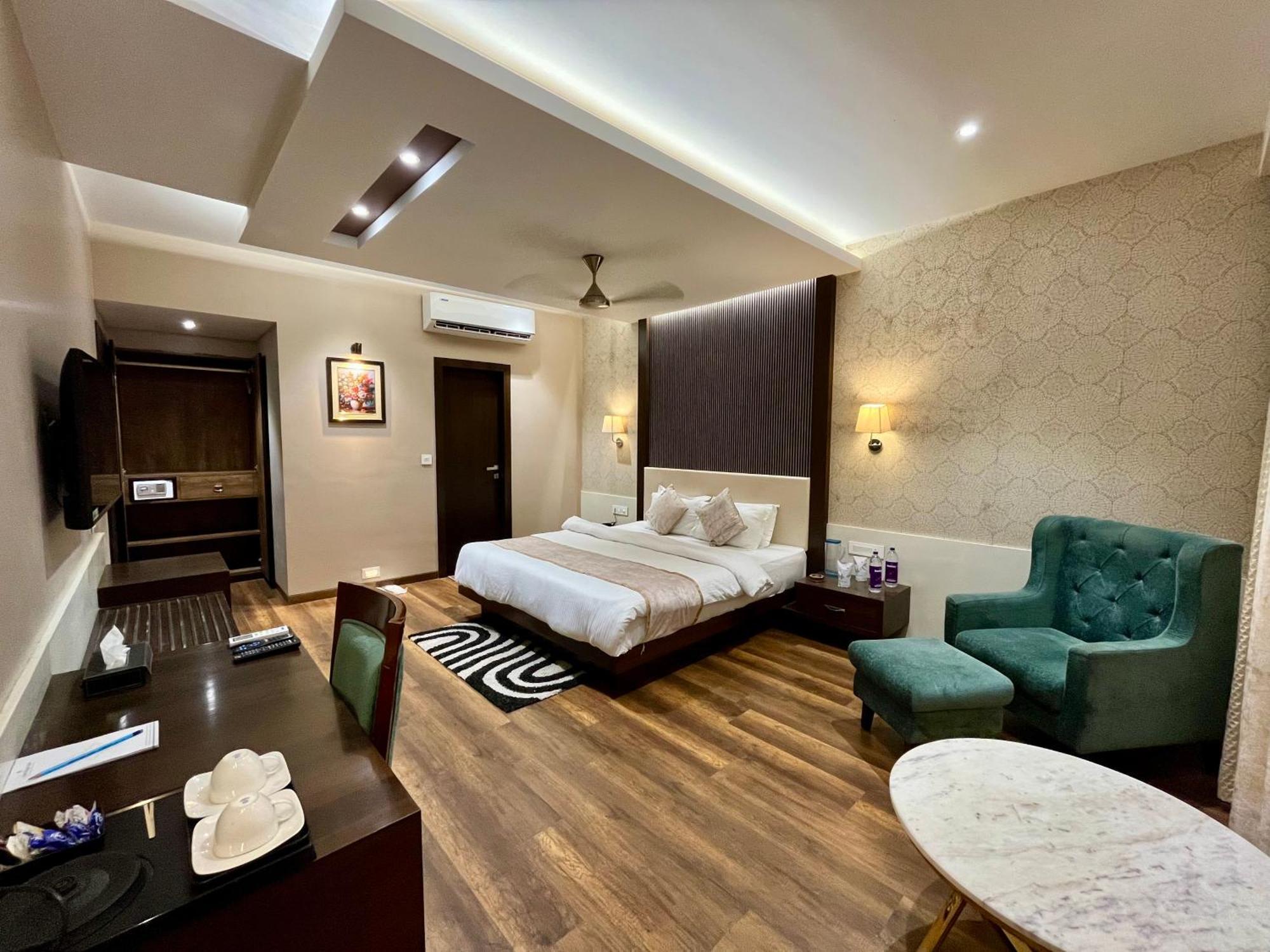 Hotel Royal Livin Waranasi Zewnętrze zdjęcie