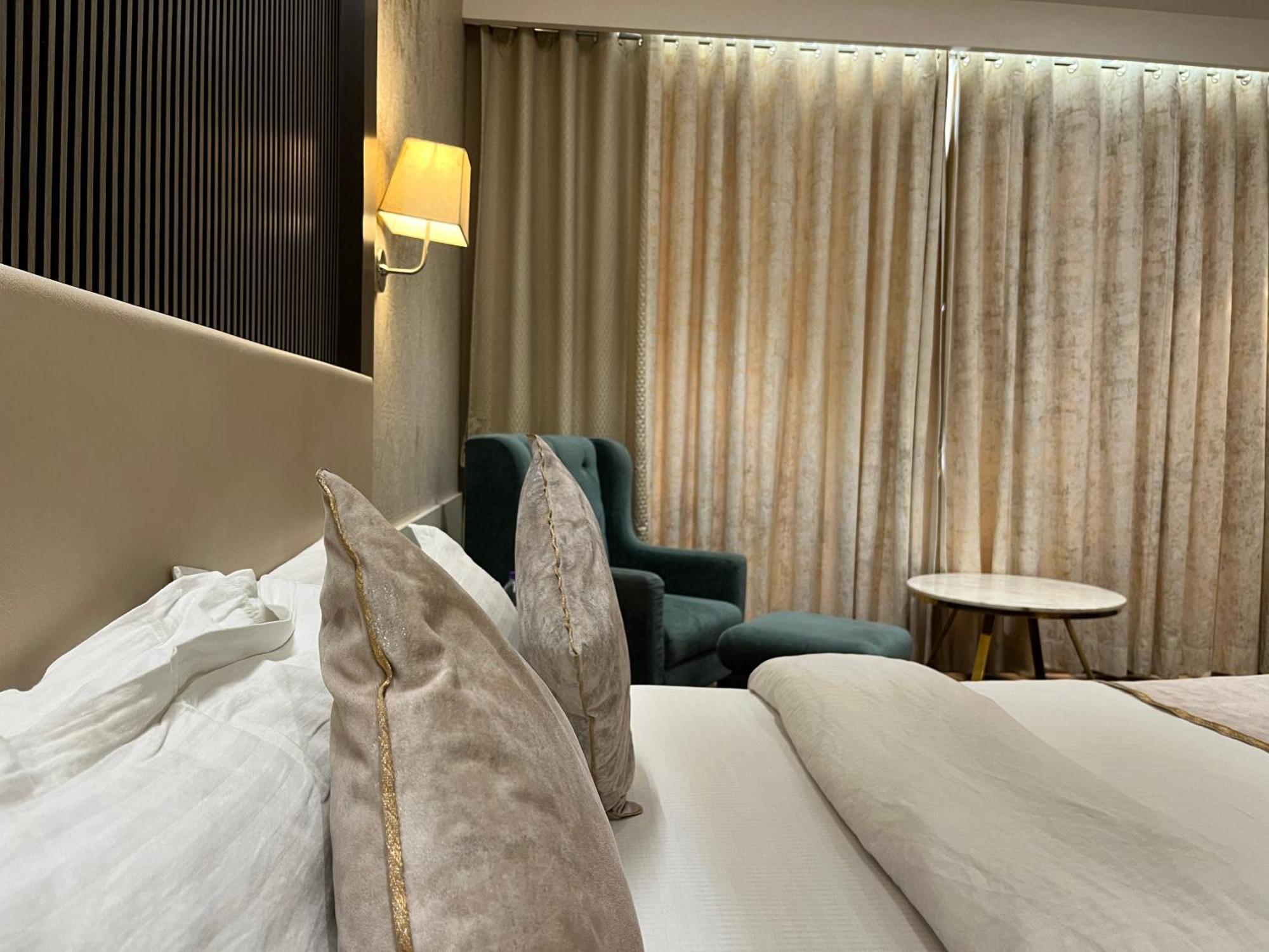 Hotel Royal Livin Waranasi Zewnętrze zdjęcie