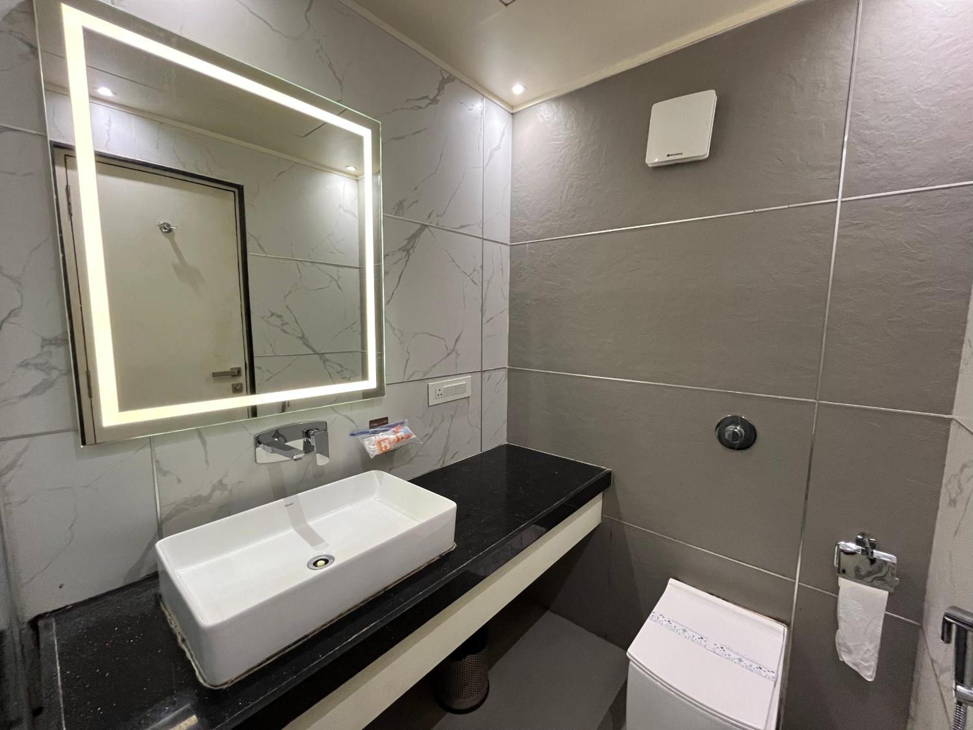 Hotel Royal Livin Waranasi Zewnętrze zdjęcie