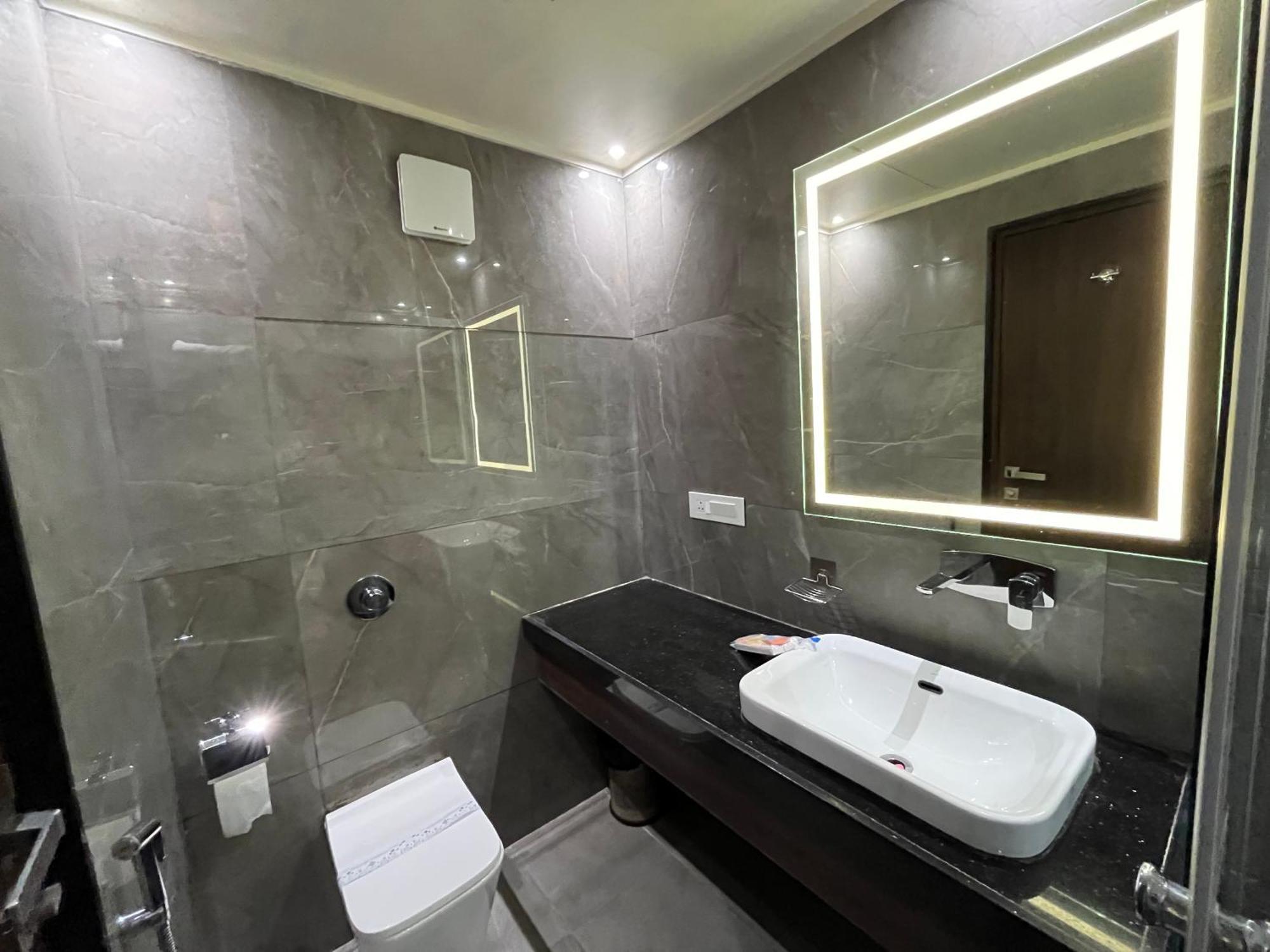 Hotel Royal Livin Waranasi Zewnętrze zdjęcie